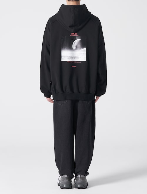 JUUN.J - Graphic Overfit Hoodie Sweatshirt | Black buy at DOORS NYC