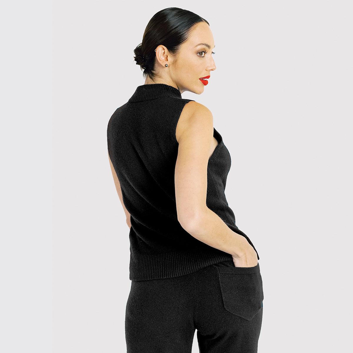 Cashmere Mockneck Sleeveless Top | Black
